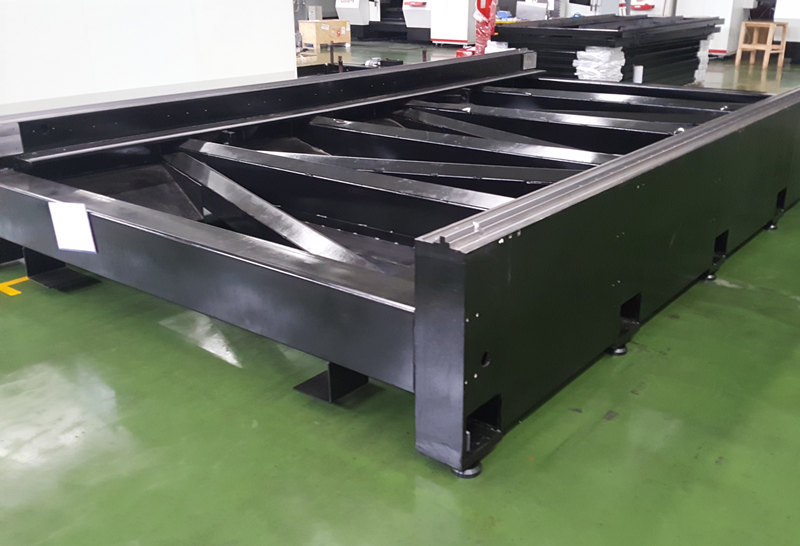 IPG-kuitua 500W CNC -laserleikkuri metalliputkilaserleikkauskoneelle